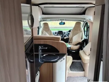 Burstner Nexxo Sovereign T690G 2017