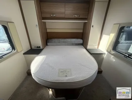 Swift Escape 694 2021