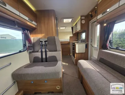 Swift Esprit 484 2015