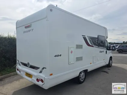 Swift Esprit 484 2015