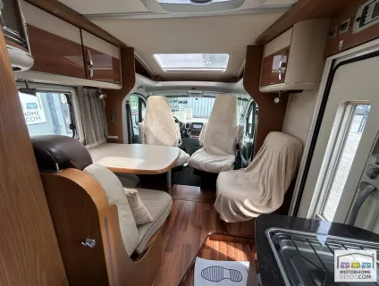 Hymer T-674   2010