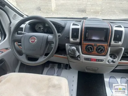 Hymer T-674   2010
