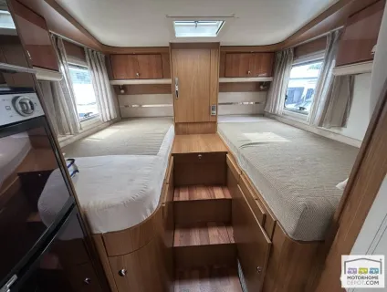 Hymer T-674   2010