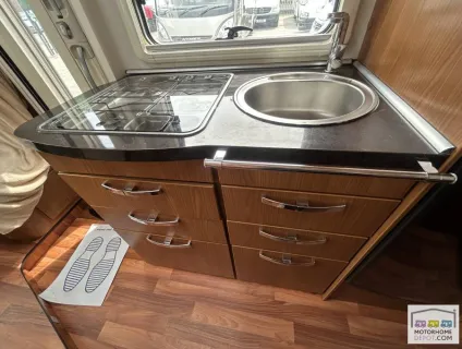 Hymer T-674   2010