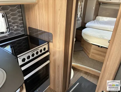 Swift Bessacarr  599 2018