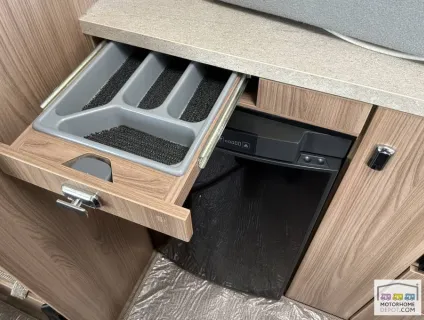 Swift Escape 664 2015