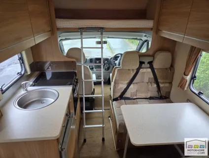 Swift Escape 686 2010
