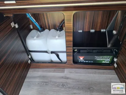Nissan Elgrand Highway Star 2011