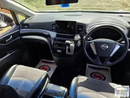 Nissan Elgrand Highway Star 2011