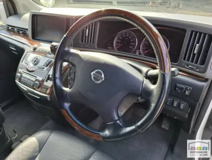 Nissan Elgrand  2009
