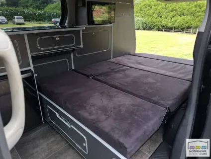 Toyota Vellfire   2010
