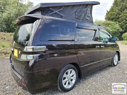 Toyota Vellfire   2010