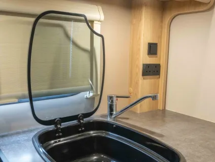 Elddis Autoquest 115 140BHP 2020