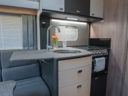 Swift Voyager 584 130BHP 2026