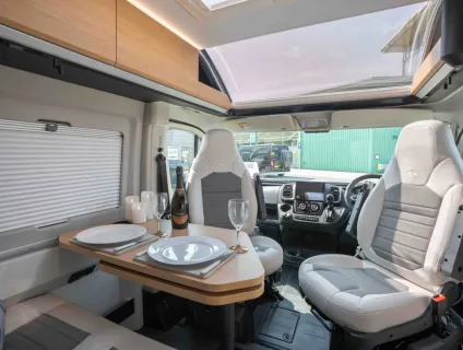 Adria Twin 640 SGX 60Y 140BHP Auto 2026