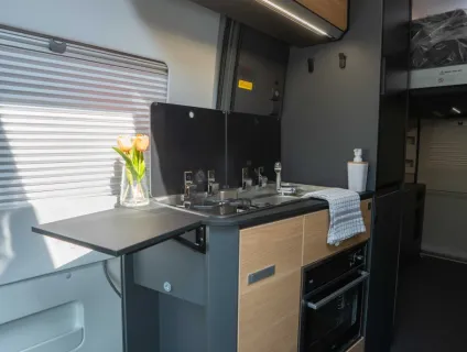 Adria Twin 640 SGX 60Y 140BHP Auto 2026