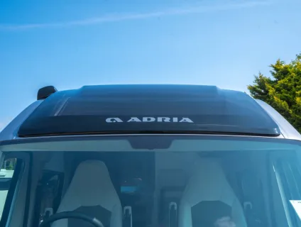 Adria Twin 640 SGX 60Y 140BHP Auto 2026
