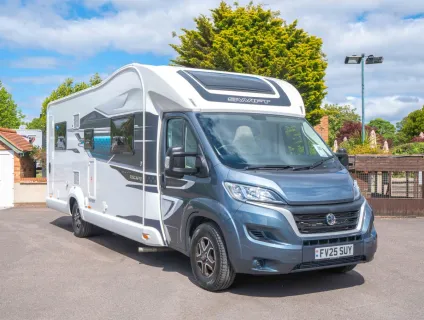Swift Escape 674 140BHP Auto 2024