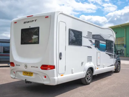 Swift Escape 674 140BHP Auto 2024