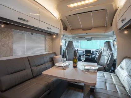 Swift Kon-Tiki 894 180BHP Auto 2026