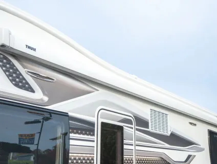 Swift Kon-Tiki 894 180BHP Auto 2026