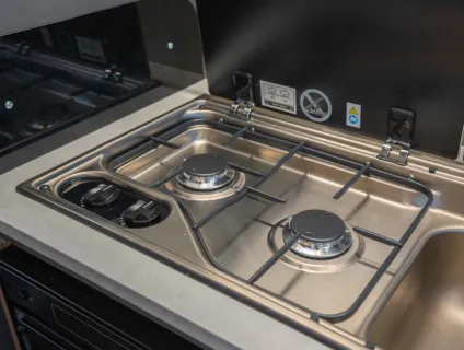 Autotrail Expedition 68 140BHP Auto 2026