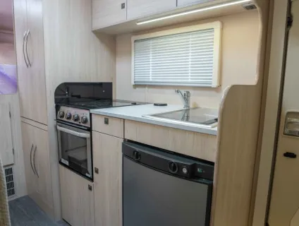 Autotrail Expedition C73 140BHP 2023
