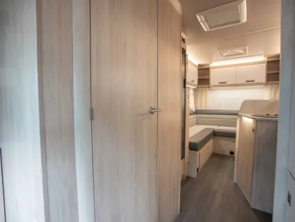 Autotrail F-Line F68 130BHP 2022