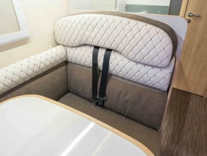 Mobilvetta K-Yacht 59 Teknoline 140BHP Auto 2023