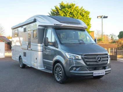 Adria Matrix Supreme MB 670 DC 170BHP Auto 2026