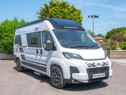 Adria Twin Supreme 600 SPB 140BHP 2026