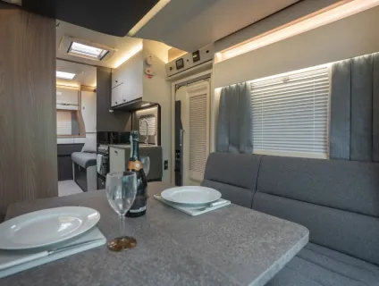 Swift Voyager 574 165BHP Auto 2026