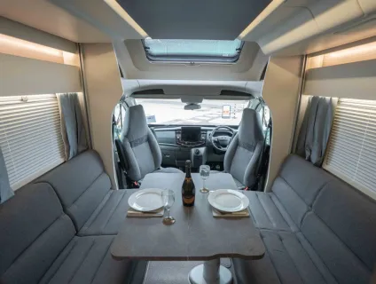 Swift Voyager 574 165BHP Auto 2026