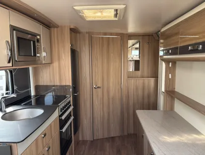 Swift Conqueror 480 2017