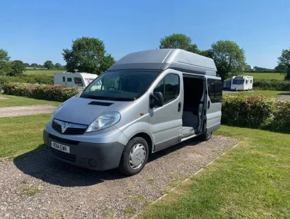 Vauxhall Vivaro Hi-top 2011