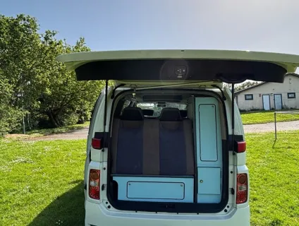 Nissan Elgrand 2006