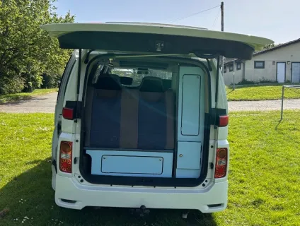 Nissan Elgrand 2006
