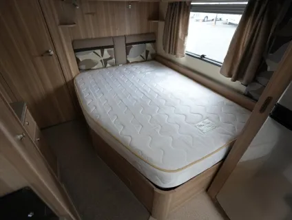 Bessacarr E584  2012