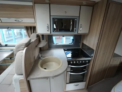 Bessacarr E584  2012