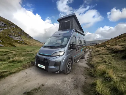 Orange Campers  Trouvaille Classique MWB - Manual - Layout Option 2 - High top+ Atek roof 2026