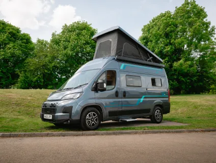 Orange Campers  Trouvaille Classique MWB - Manual - Layout Option 2 - High top+ Atek roof 2026