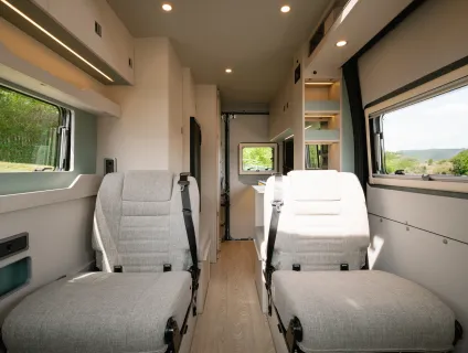Orange Campers  Trouvaille Classique MWB - Manual - Layout Option 2 - High top+ Atek roof 2026