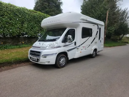 Auto-trail Motorhomes  TRACKER EKS 2014