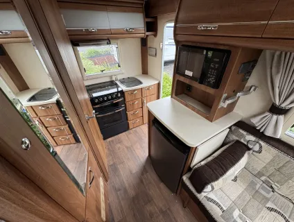 Auto-Sleeper  Broadway EK 2014