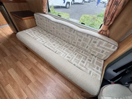 Auto-Trail  Navajo 2010