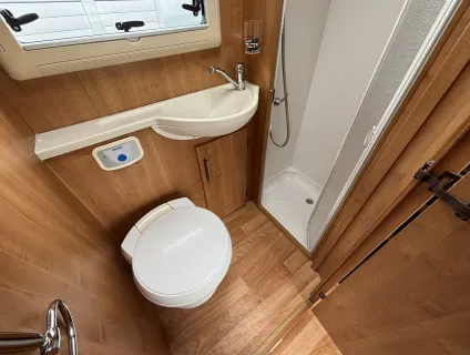 Auto-Trail  Navajo 2010