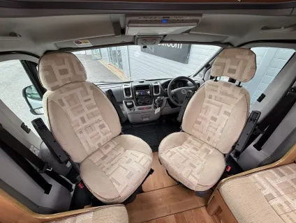 Auto-Trail  Navajo 2010