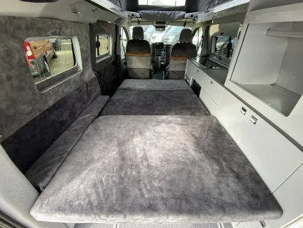 Auto-Sleepers  Custom Air Auto (T-00140) 