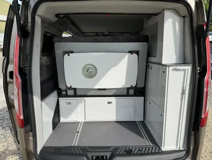 Auto-Sleepers  Custom Air Auto (T-00126) 