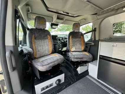 Auto-Sleepers  Custom Air Auto (T-00126) 